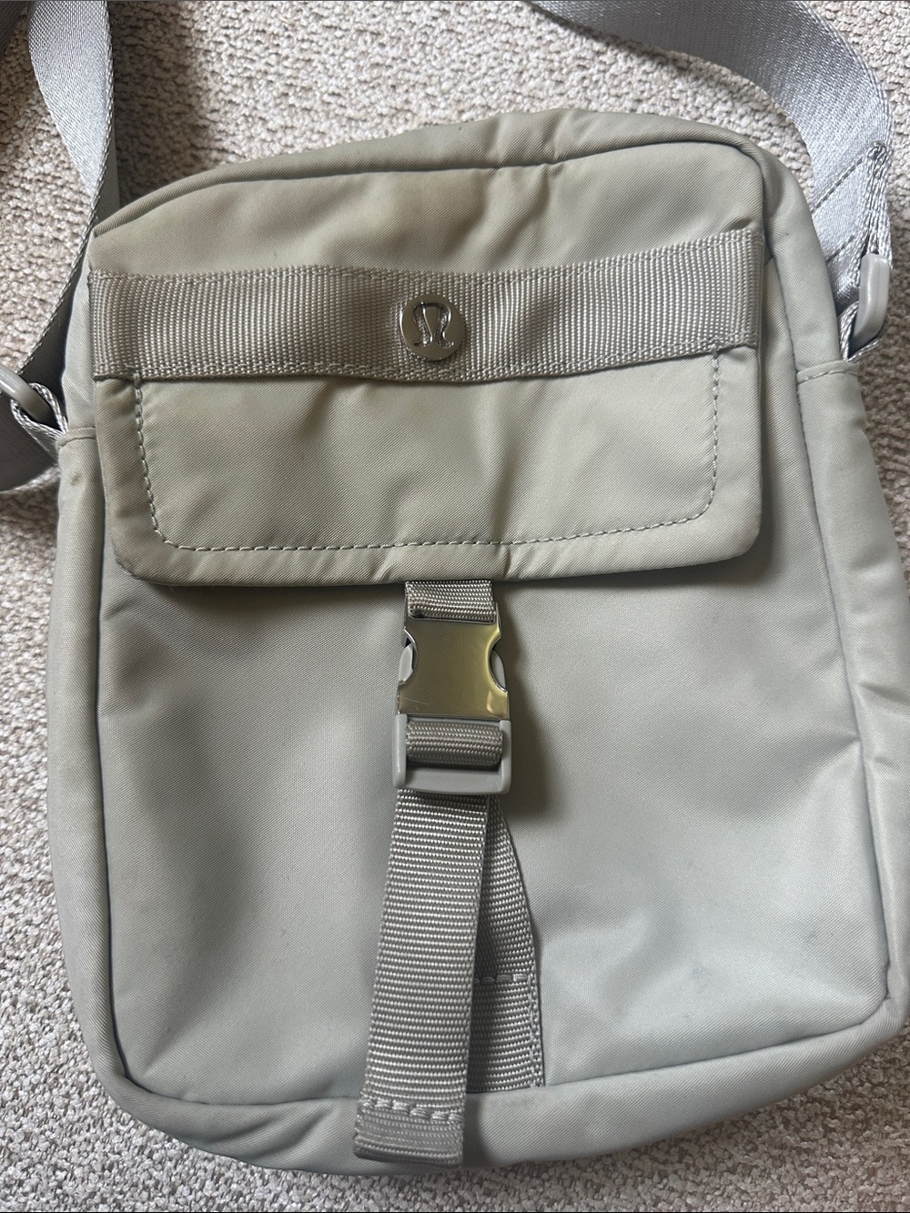 lululemon athletica women’s Crossbody Bag in Light Gray/green